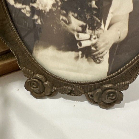 The Weston Gallery Brushed Gold Tone Rose Detail 12”X 8” Oval Picture Frame - Picture 5 of 10